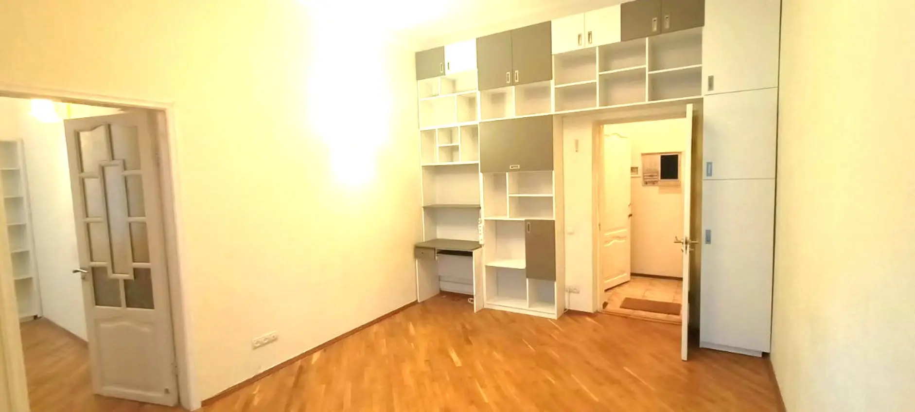 Фото Selling a 2-room apartment, 52 sq.m., Oleksandra Konyskoho Street (Turhenievska Street) 35а Kyiv, price: 135000 $, code 3088