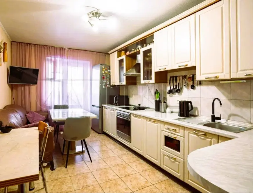 Фото Продаю 3 кімнатну квартиру, 95 кв. м, Драгоманова вул. 44а Київ, ціна: 124000 $, код 3107