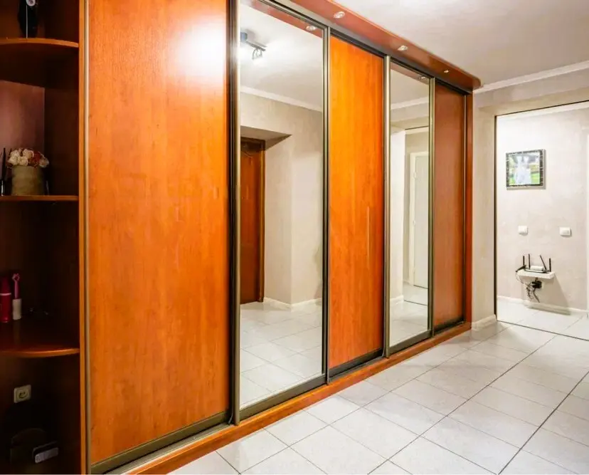 Фото Продаю 3 кімнатну квартиру, 95 кв. м, Драгоманова вул. 44а Київ, ціна: 124000 $, код 3107