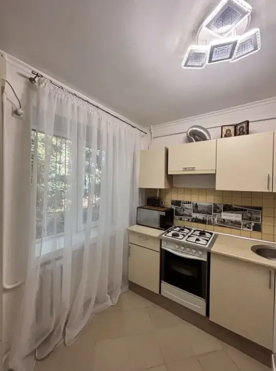 Фото Selling a 2-room apartment, 44 sq.m., Radisna Street  Odesa, price: 42500 $, code 3121