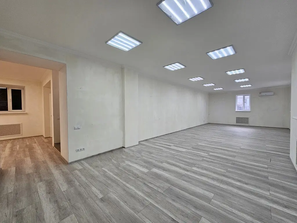 Фото Rent a retail space, Mykhaila Hrushevskoho Street 28/2 Kyiv for long-term rent, price: 150000 UAH, code 3124