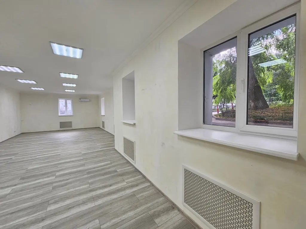 Фото Rent a retail space, Mykhaila Hrushevskoho Street 28/2 Kyiv for long-term rent, price: 150000 UAH, code 3124