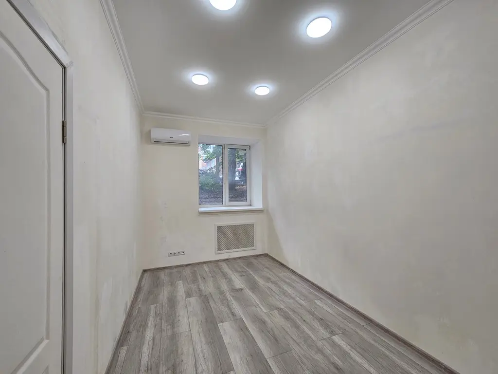 Фото Rent a retail space, Mykhaila Hrushevskoho Street 28/2 Kyiv for long-term rent, price: 150000 UAH, code 3124