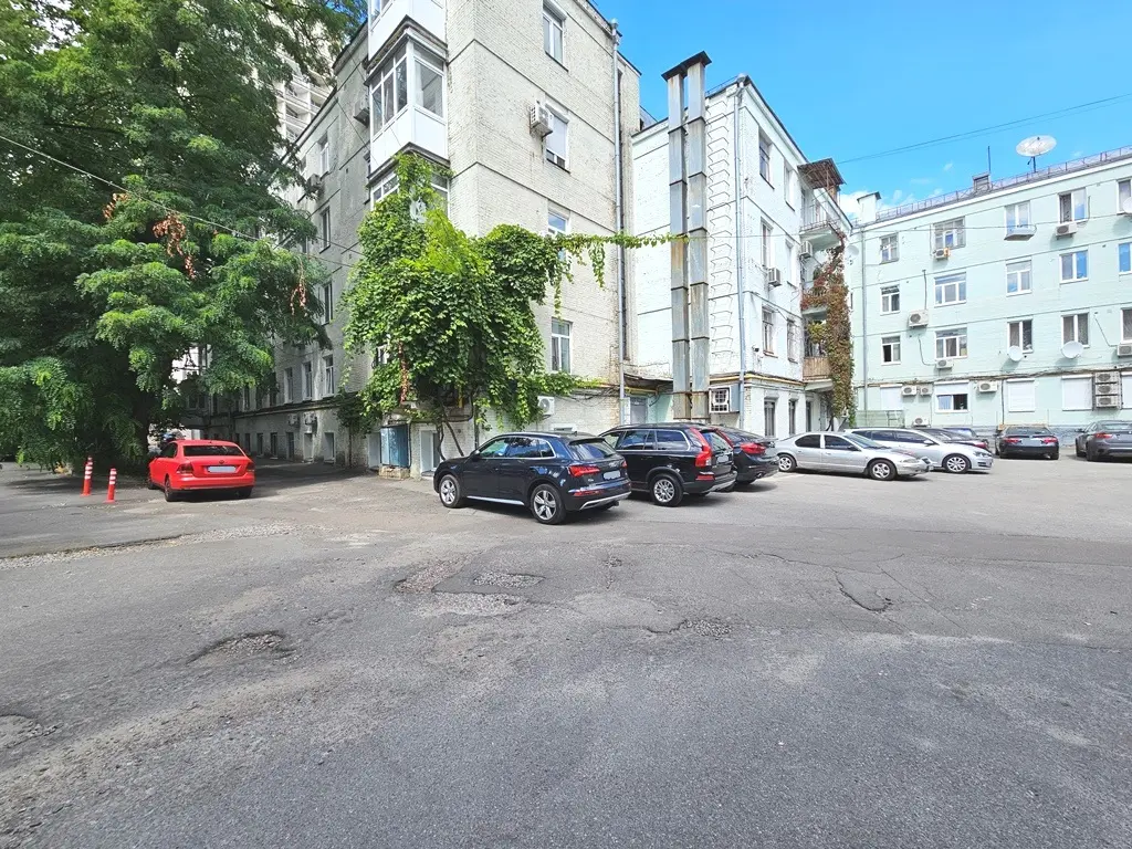 Фото Rent a retail space, Mykhaila Hrushevskoho Street 28/2 Kyiv for long-term rent, price: 150000 UAH, code 3124