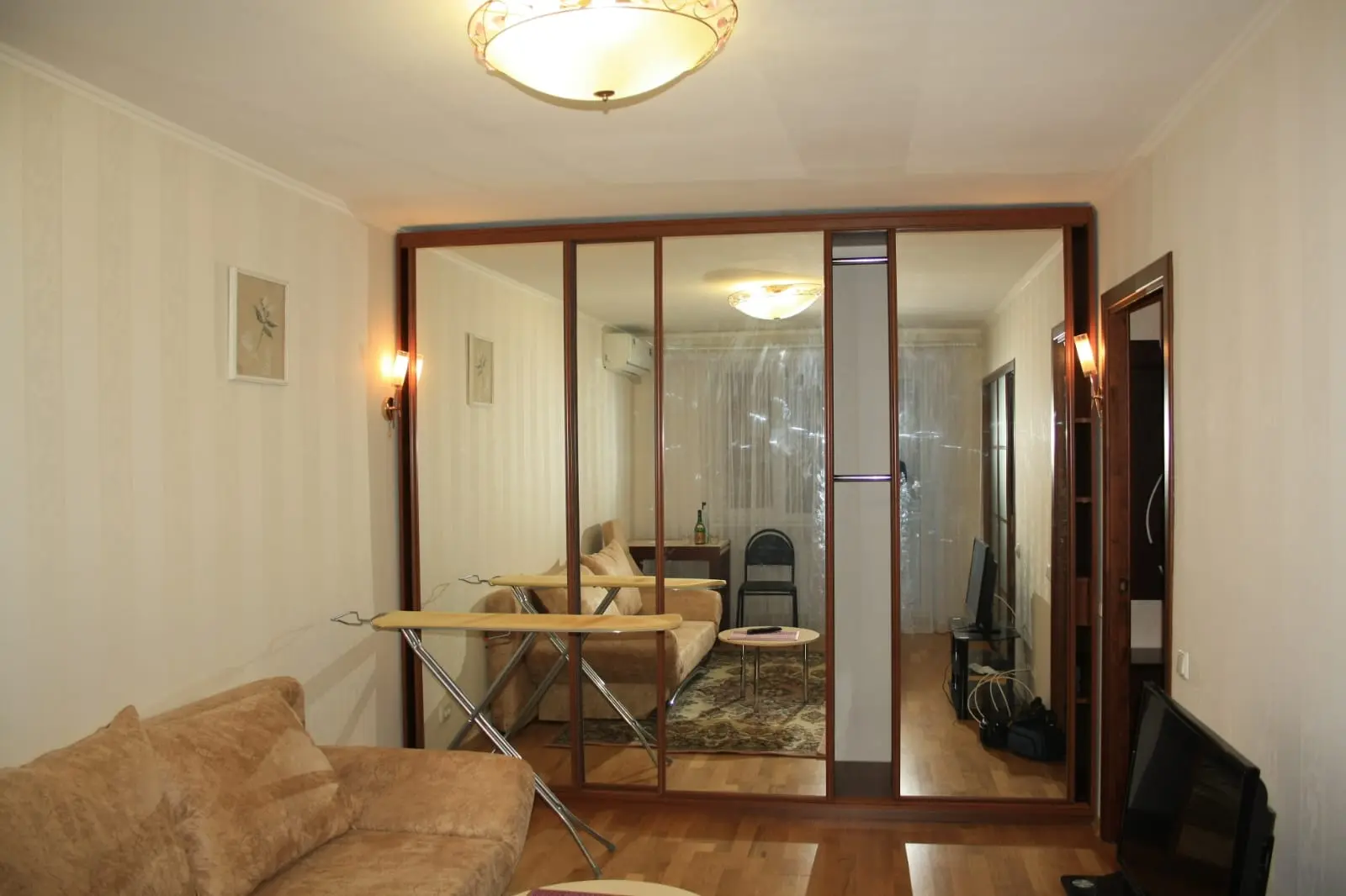 Фото Зняти 1 кімнатну квартиру, Деревлянська вул. (Якіра) 21 Київ в довгострокову оренду, ціна: 14700 UAH, код 3135