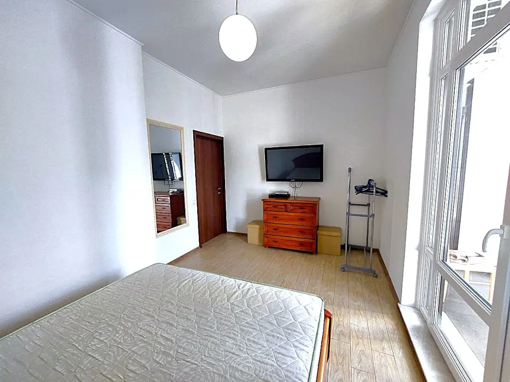 Фото Зняти 1 кімнатну квартиру, Військовий узвіз 5/1 Одеса в довгострокову оренду, ціна: 300 $, код 3136