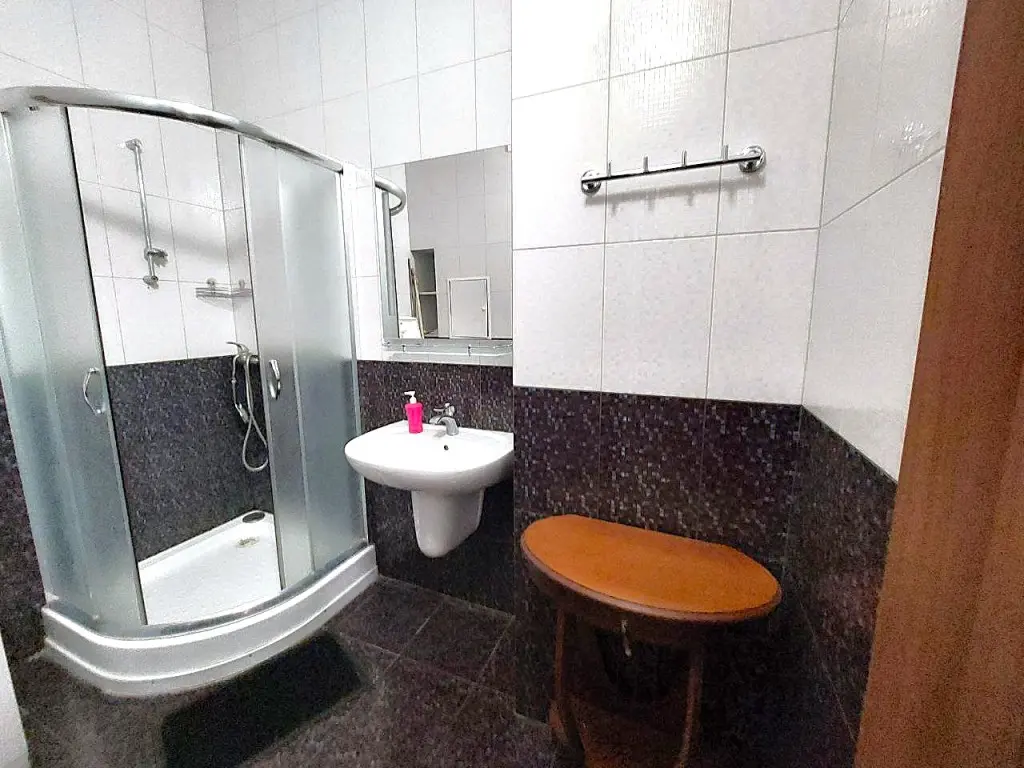 Фото Зняти 1 кімнатну квартиру, Військовий узвіз 5/1 Одеса в довгострокову оренду, ціна: 300 $, код 3136