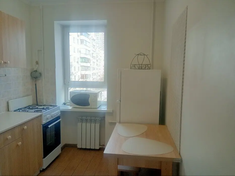 Фото Зняти 1 кімнатну квартиру, Здолбунівська вул. 1 Київ в довгострокову оренду, ціна: 11000 грн, код 3137