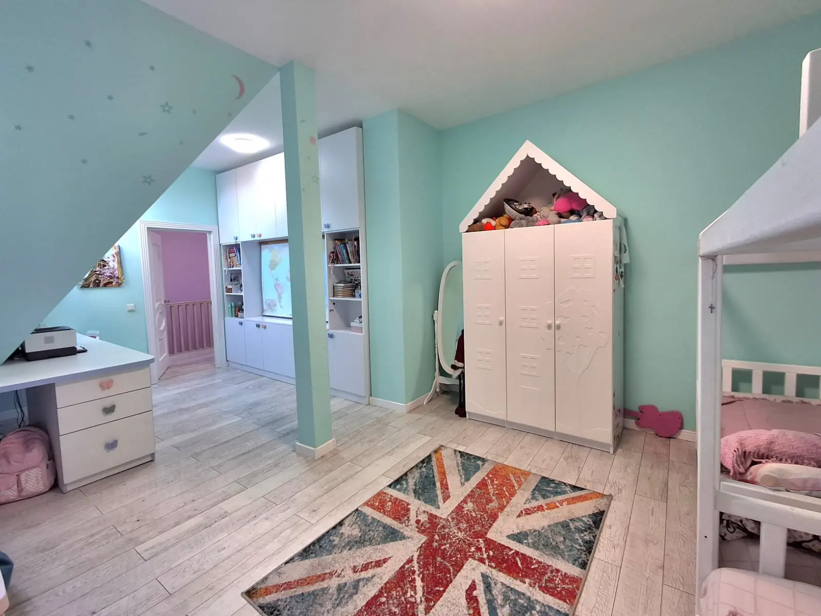 Фото Продаю 3-комнатную квартиру, 103 кв. м, Владимира Погорелова ул. 3б Ужгород, цена: 104999 $, код 2668