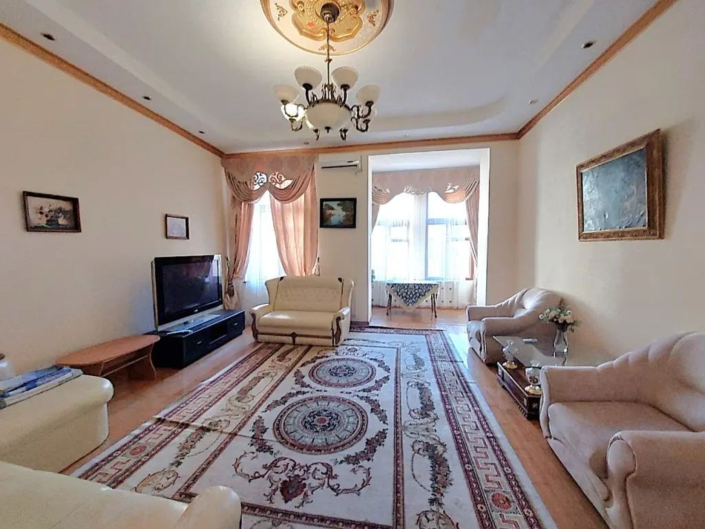 Фото Снять 3-комнатную квартиру, Дерибасовская ул. 29 Одесса в долгосрочную аренду, цена: 16000 UAH, код 3141