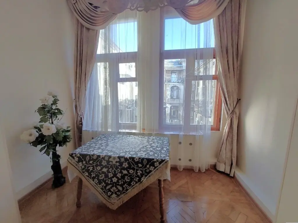 Фото Снять 3-комнатную квартиру, Дерибасовская ул. 29 Одесса в долгосрочную аренду, цена: 16000 UAH, код 3141