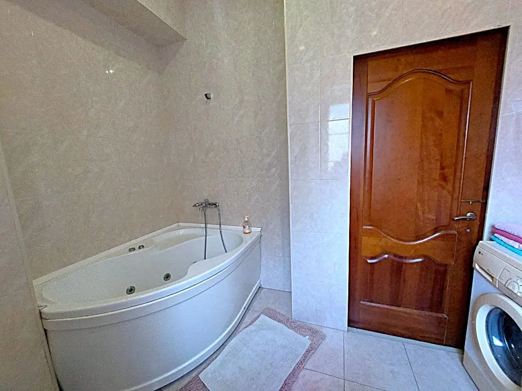 Фото Снять 3-комнатную квартиру, Дерибасовская ул. 29 Одесса в долгосрочную аренду, цена: 16000 UAH, код 3141