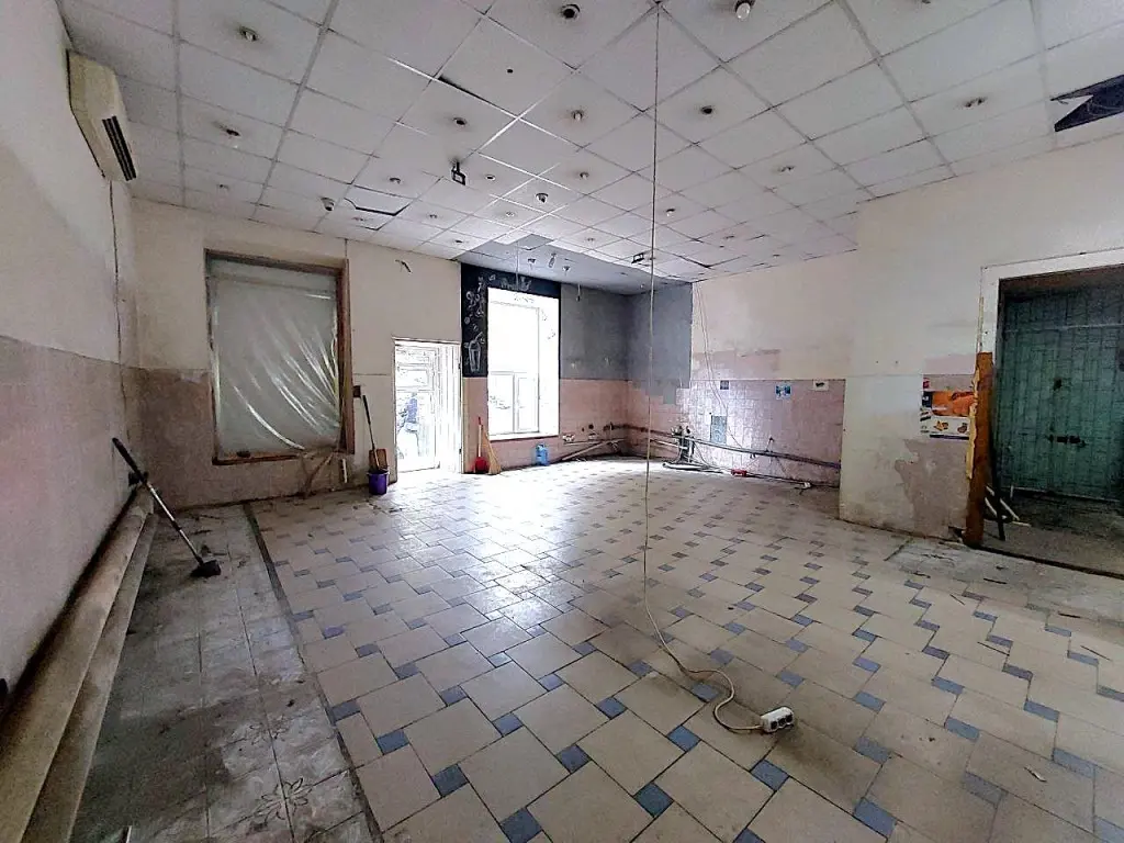 Фото Арендовать торговую площадь, Екатерининская ул. (Карла Маркса) 41 Одесса в долгосрочную аренду, цена: 1000 $, код 3142