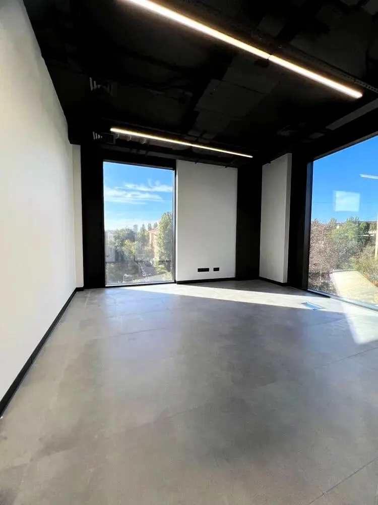 Фото Rent an office, Krasylivska Street 9 Kyiv for long-term rent, price: 290500 грн, code 3149