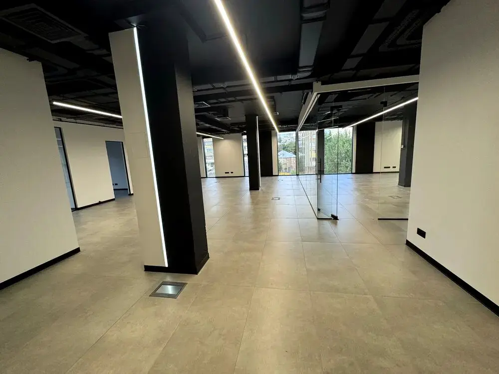 Фото Rent an office, Krasylivska Street 9 Kyiv for long-term rent, price: 290500 грн, code 3149