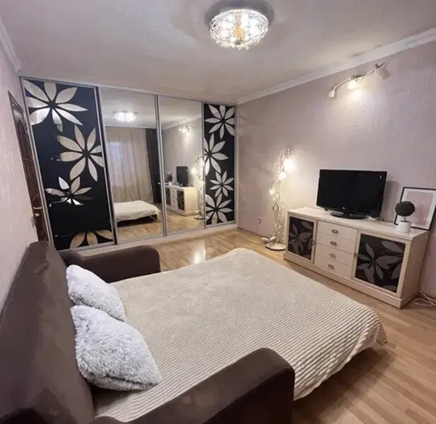 Фото Selling a 3-room apartment, 91 sq.m., Petra Hryhorenka Avenue 3а Kyiv, price: 102000 $, code 3150