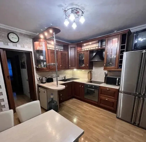 Фото Selling a 3-room apartment, 91 sq.m., Petra Hryhorenka Avenue 3а Kyiv, price: 102000 $, code 3150