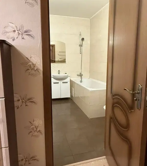 Фото Selling a 1-room apartment, 47 sq.m., Yuriia Shumskoho Street 3Г Kyiv, price: 114900 $, code 3151