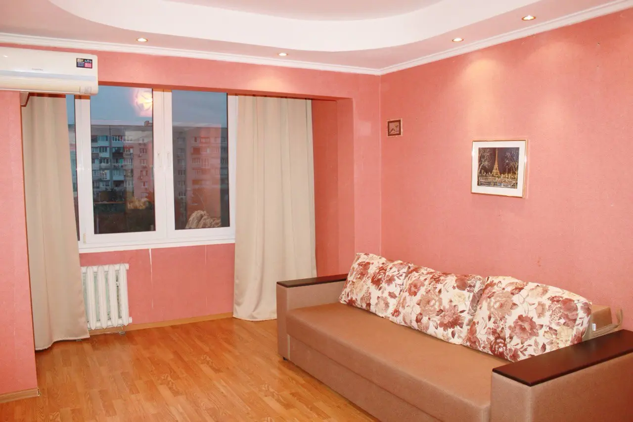 Фото Снять 1-комнатную квартиру, Героїв полку «Азов» ул. (Маршала Малиновского) 13Б Киев в долгосрочную аренду, цена: 13000 UAH, код 3154