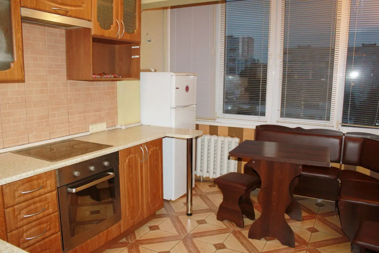 Фото Снять 1-комнатную квартиру, Героїв полку «Азов» ул. (Маршала Малиновского) 13Б Киев в долгосрочную аренду, цена: 13000 UAH, код 3154