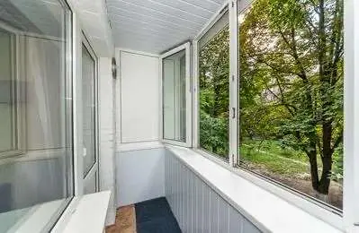 Фото Продаю 2 кімнатну квартиру, 47 кв. м, Німанська вул. 2 Київ, ціна: 104000 $, код 3173