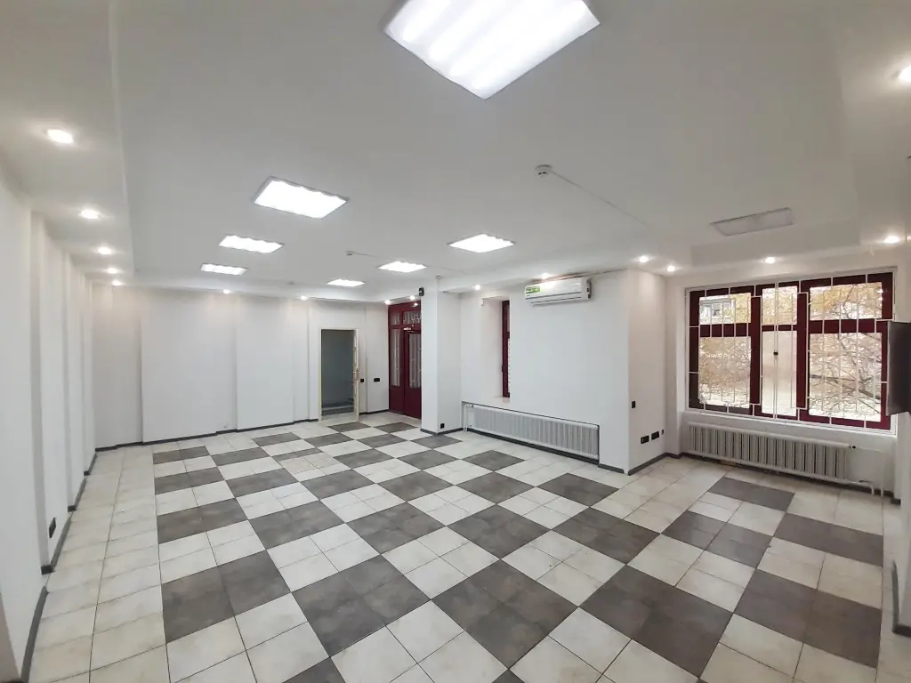 Фото Rent an office, Dmytra Bahaliia Street (Pozharskoho Street) 4 Kyiv for long-term rent, price: 40000 UAH, code 3175