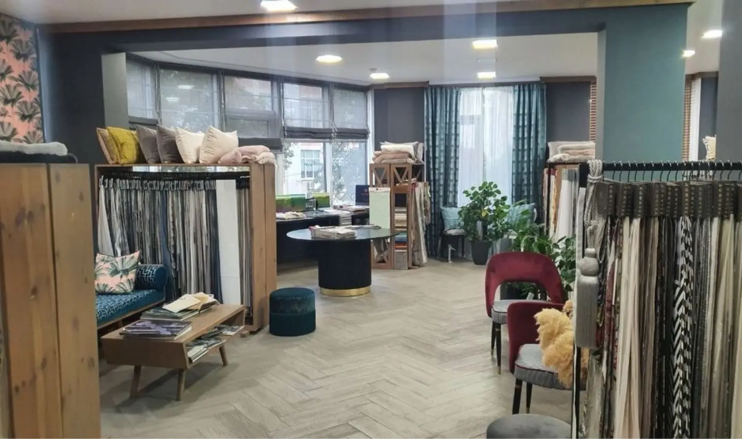 Фото Арендовать торговую площадь, Валерия Лобановского просп. (Краснозвёздный) 6а Киев в долгосрочную аренду, цена: 70000 UAH, код 3189