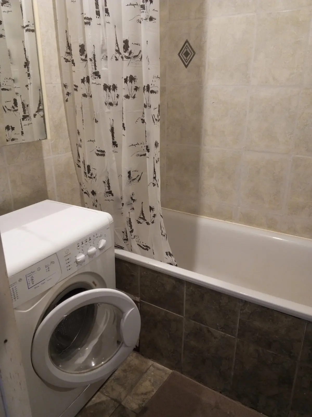 Фото Зняти 2 кімнатну квартиру, Зодчих вул. 4 Київ в довгострокову оренду, ціна: 10500 UAH, код 3200