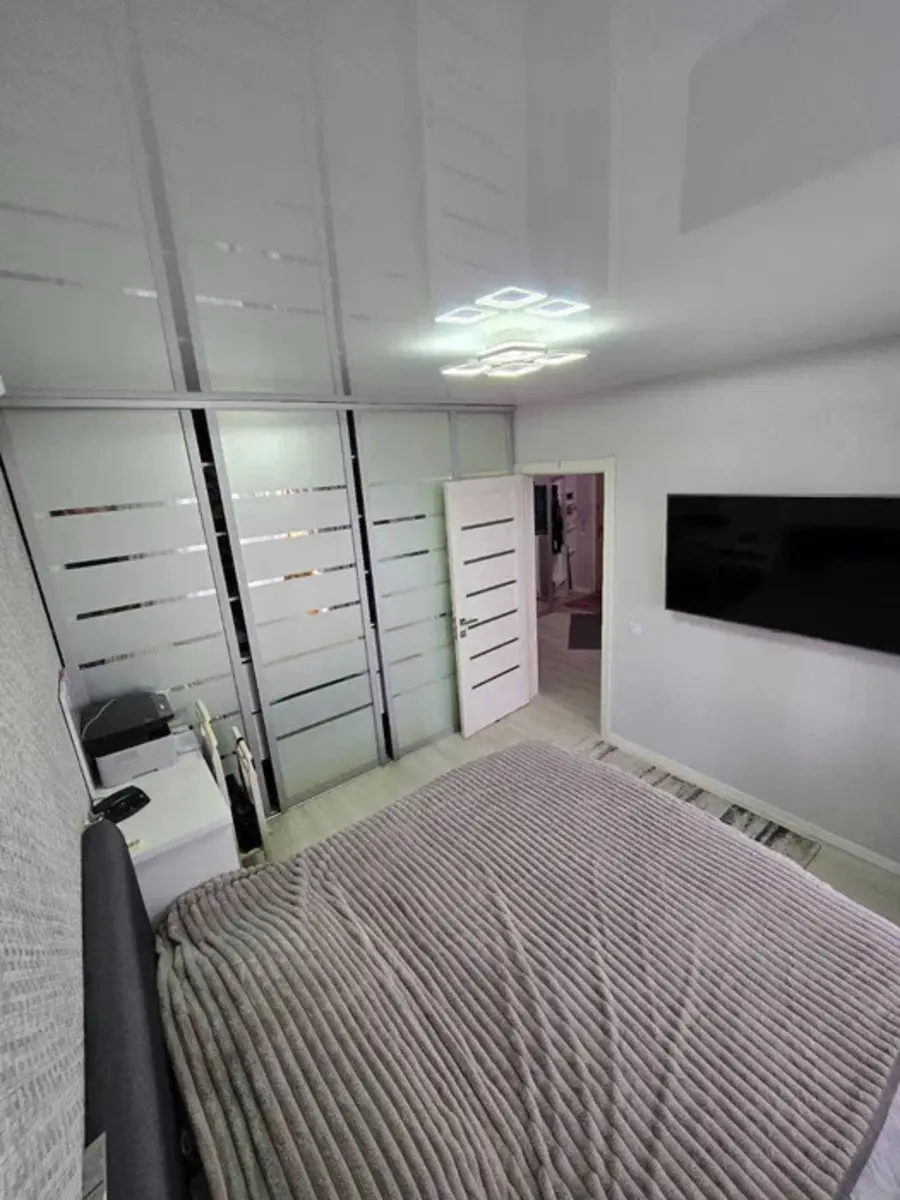 Фото Selling a 3-room apartment, 74 sq.m., Akademika Zabolotnoho Street 12 Kyiv, price: 118000 $, code 3220