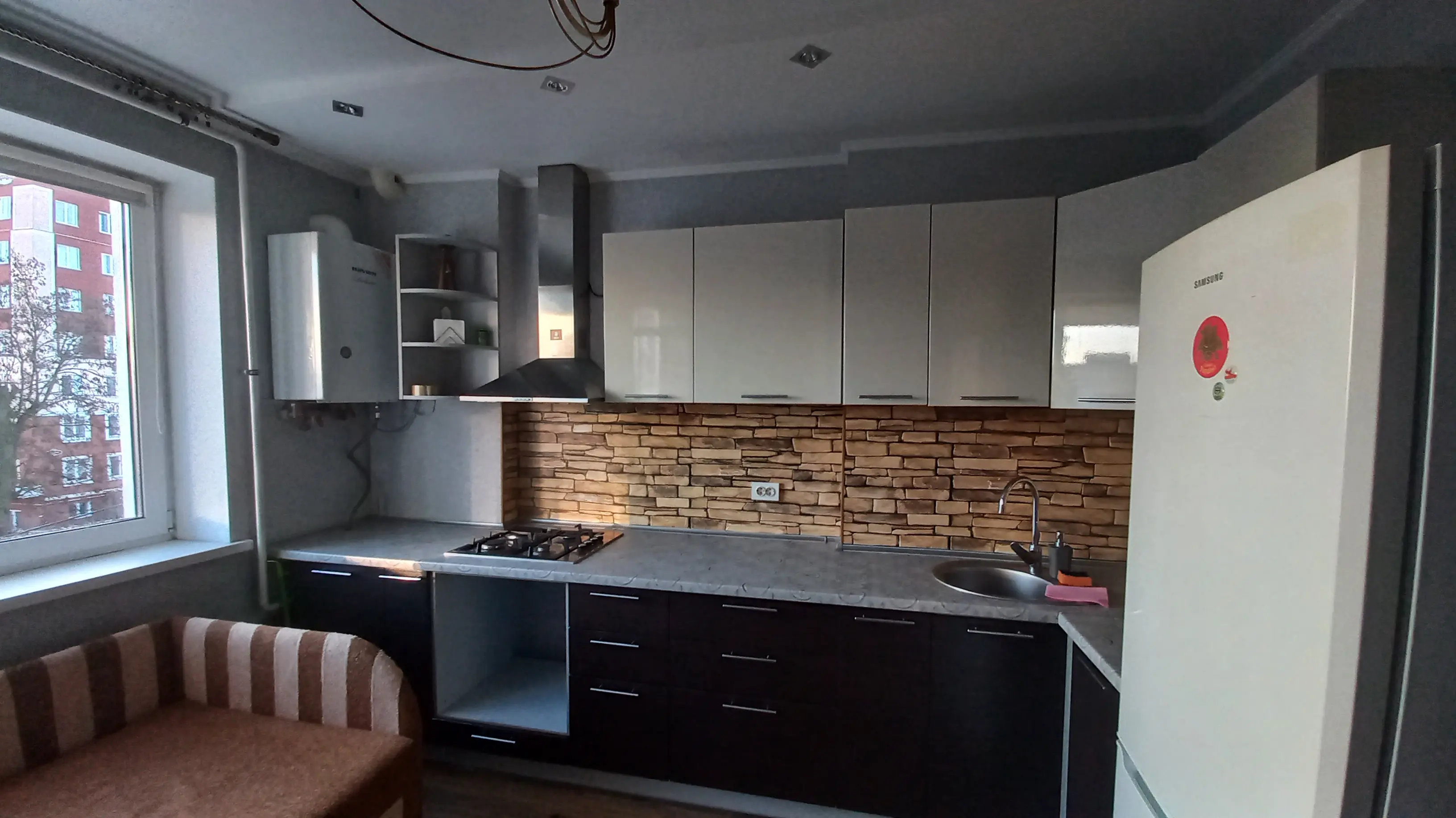 Фото Продаю 1 кімнатну квартиру, 36 кв. м, Остромирська вул. (Радгоспна)  Гостомель, ціна: 41000 $, код 3230