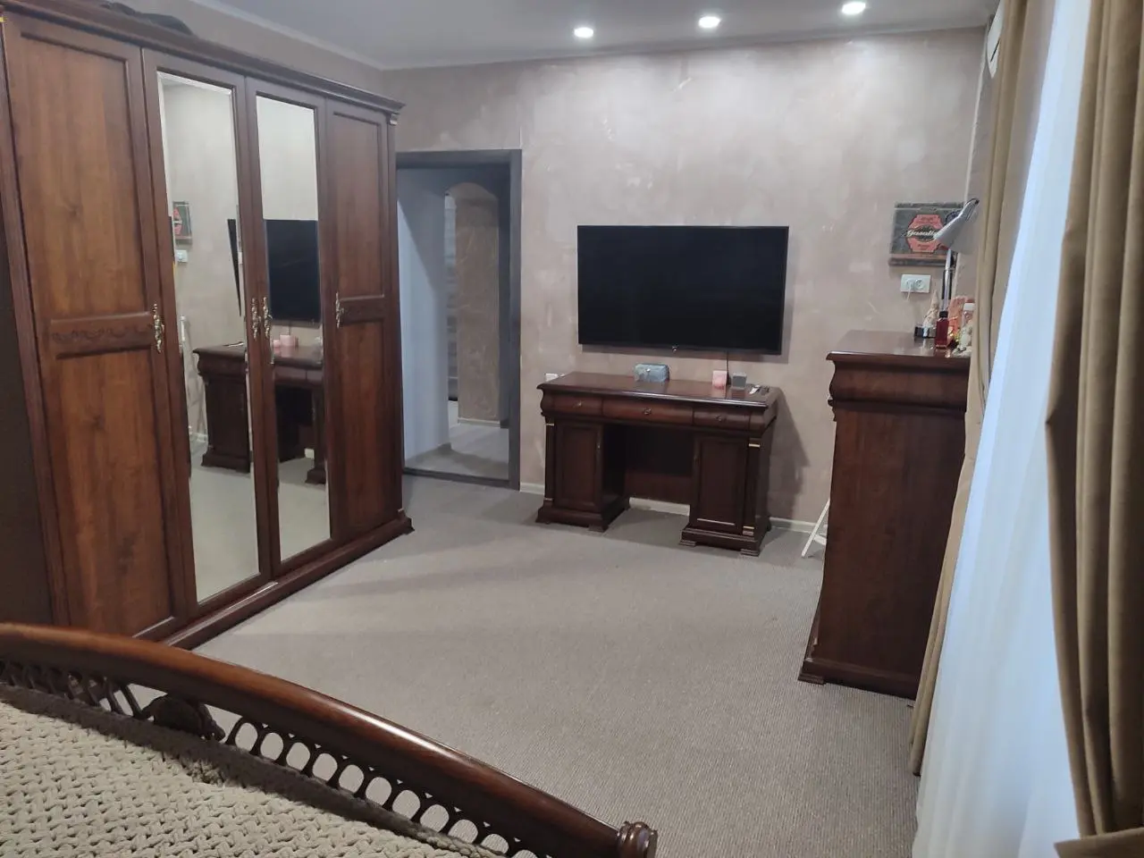 Фото Продаю дом, 320 кв. м, Киевский шлях ул. (Ленина)  Великая Александровка, цена: 210000 $, код 3233