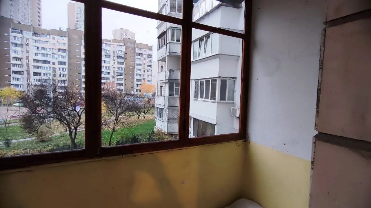 Фото Продаю 2 кімнатну квартиру, 54 кв. м, Драгоманова вул. 22 Київ, ціна: 65000 $, код 3240