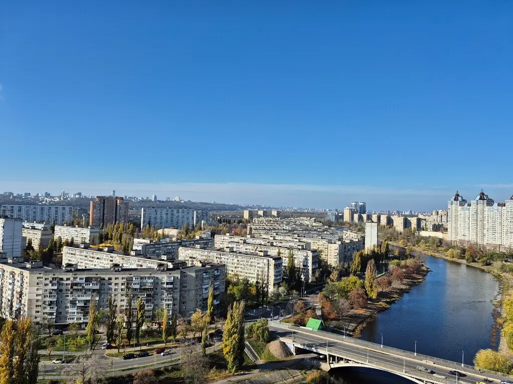 Фото Продаю 3 кімнатну квартиру, 74 кв. м, Соборності просп. (Возз’єднання) 30а Київ, ціна: 170000 $, код 3242