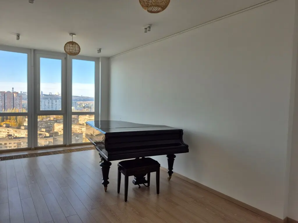 Фото Продаю 3 кімнатну квартиру, 74 кв. м, Соборності просп. (Возз’єднання) 30а Київ, ціна: 170000 $, код 3242