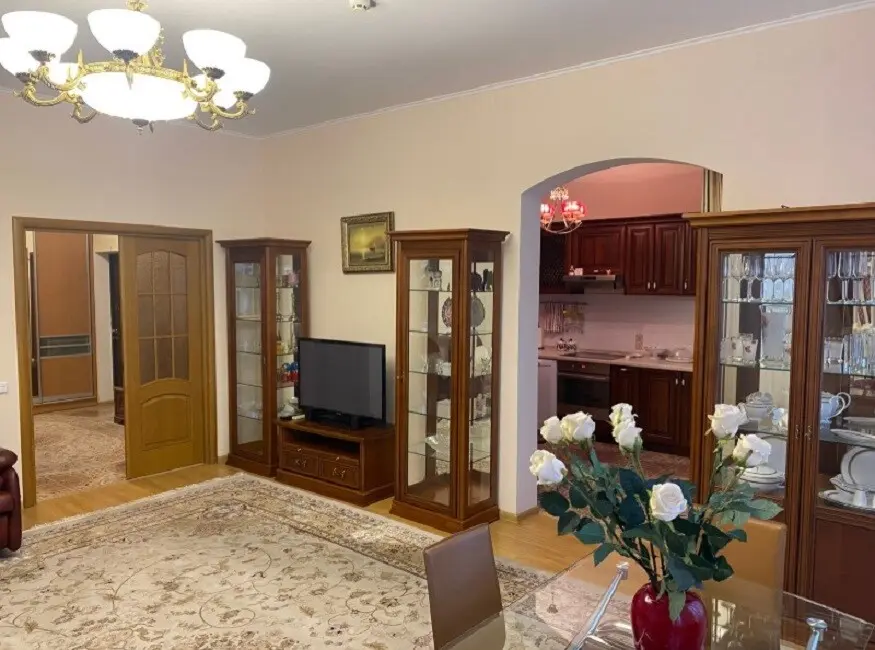 Фото Зняти 3 кімнатну квартиру, Срібнокільська вул.  Київ в довгострокову оренду, ціна: 26000 грн, код 3243