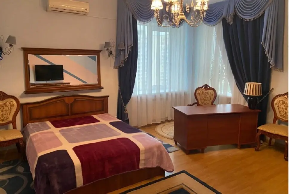 Фото Зняти 3 кімнатну квартиру, Срібнокільська вул.  Київ в довгострокову оренду, ціна: 26000 грн, код 3243