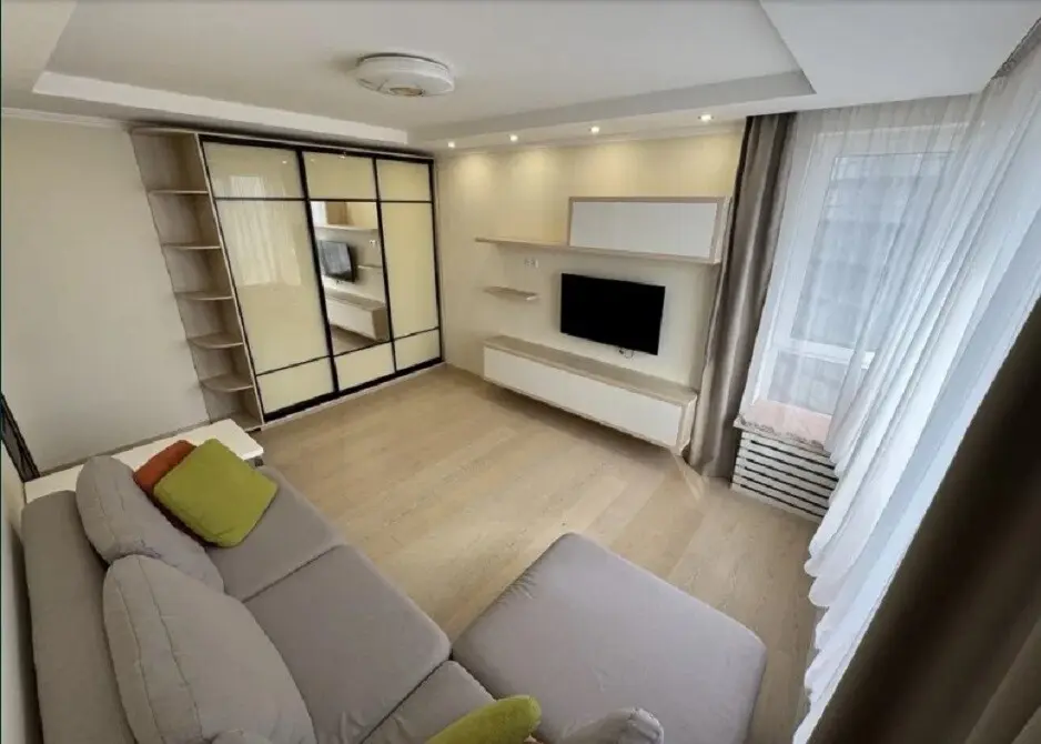 Фото Зняти 2 кімнатну квартиру, Зарічна вул.  Київ в довгострокову оренду, ціна: 30000 грн, код 3244