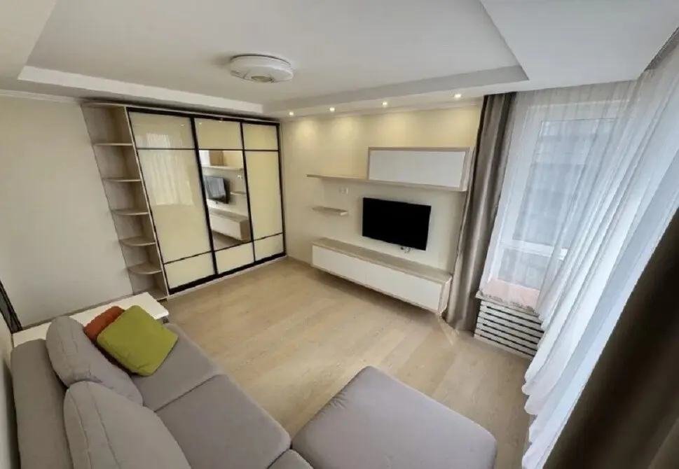 Фото Зняти 2 кімнатну квартиру, Зарічна вул.  Київ в довгострокову оренду, ціна: 30000 грн, код 3244