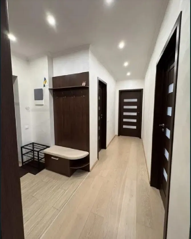 Фото Зняти 2 кімнатну квартиру, Зарічна вул.  Київ в довгострокову оренду, ціна: 30000 грн, код 3244