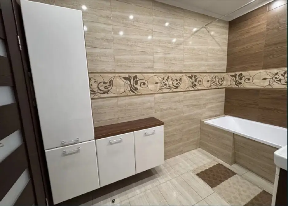 Фото Зняти 2 кімнатну квартиру, Зарічна вул.  Київ в довгострокову оренду, ціна: 30000 грн, код 3244