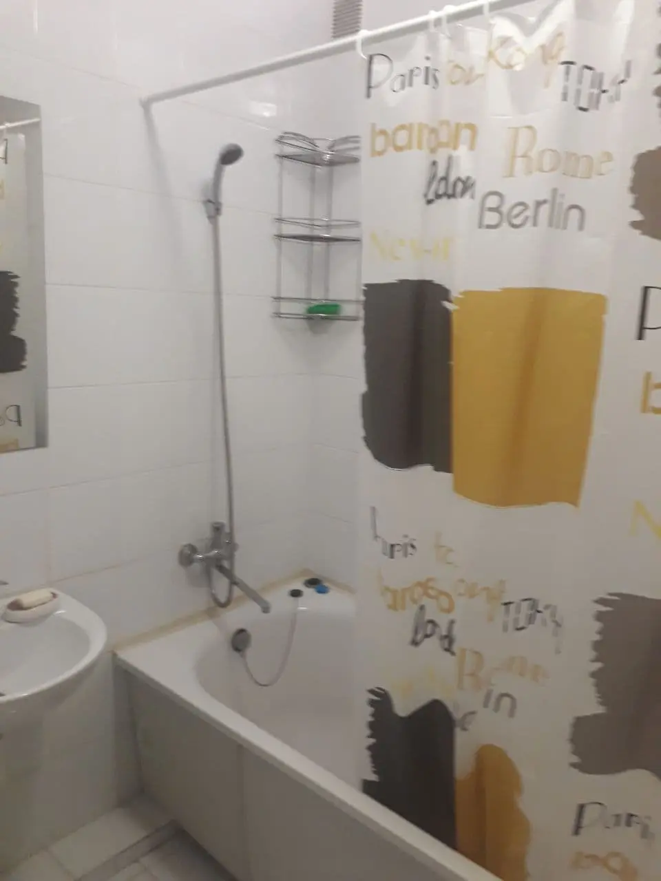 Фото Зняти 1 кімнатну квартиру, Здолбунівська вул. 13 Київ в довгострокову оренду, ціна: 11000 UAH, код 3246