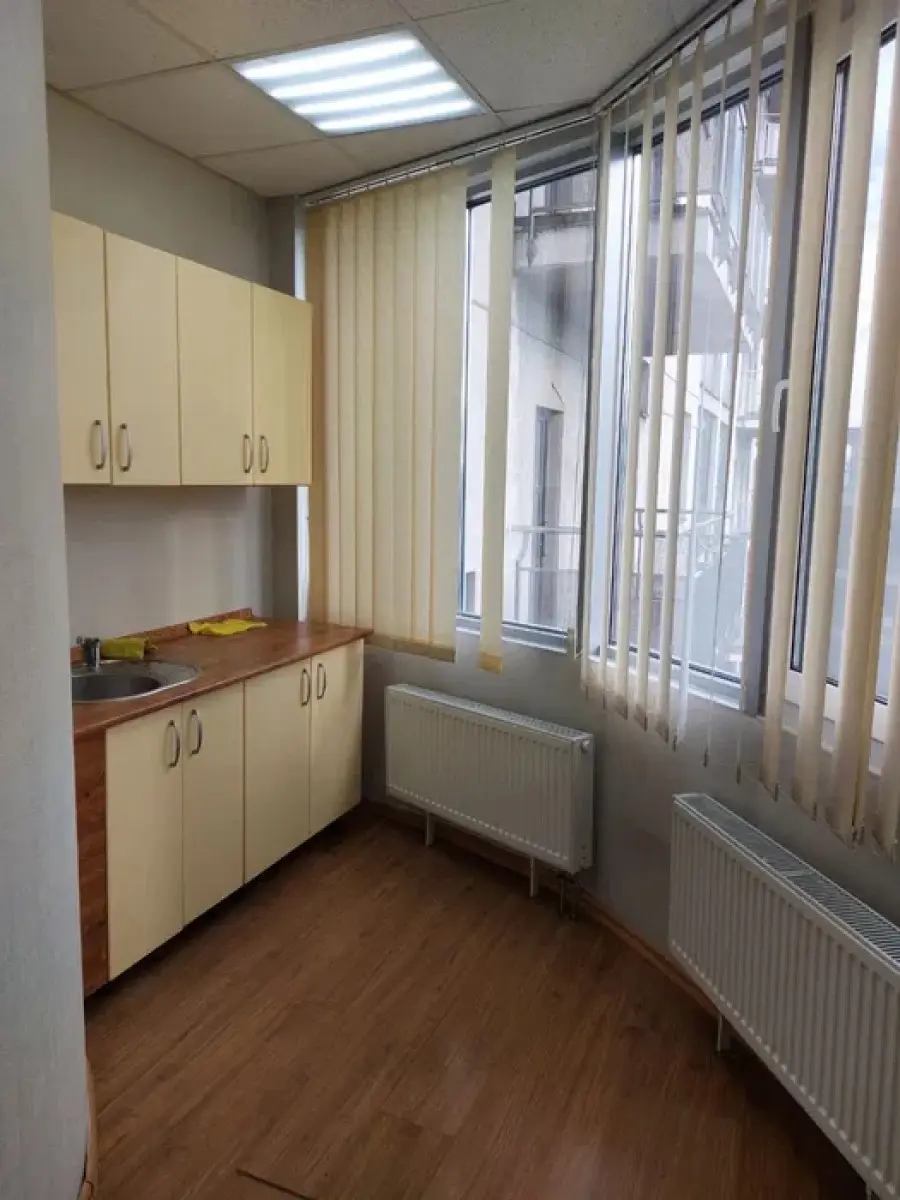 Фото Rent an office, Tarasa Shevchenka Boulevard (Taras Shevchenko Boulevard) 33б Kyiv for long-term rent, price: 50000 UAH, code 3272