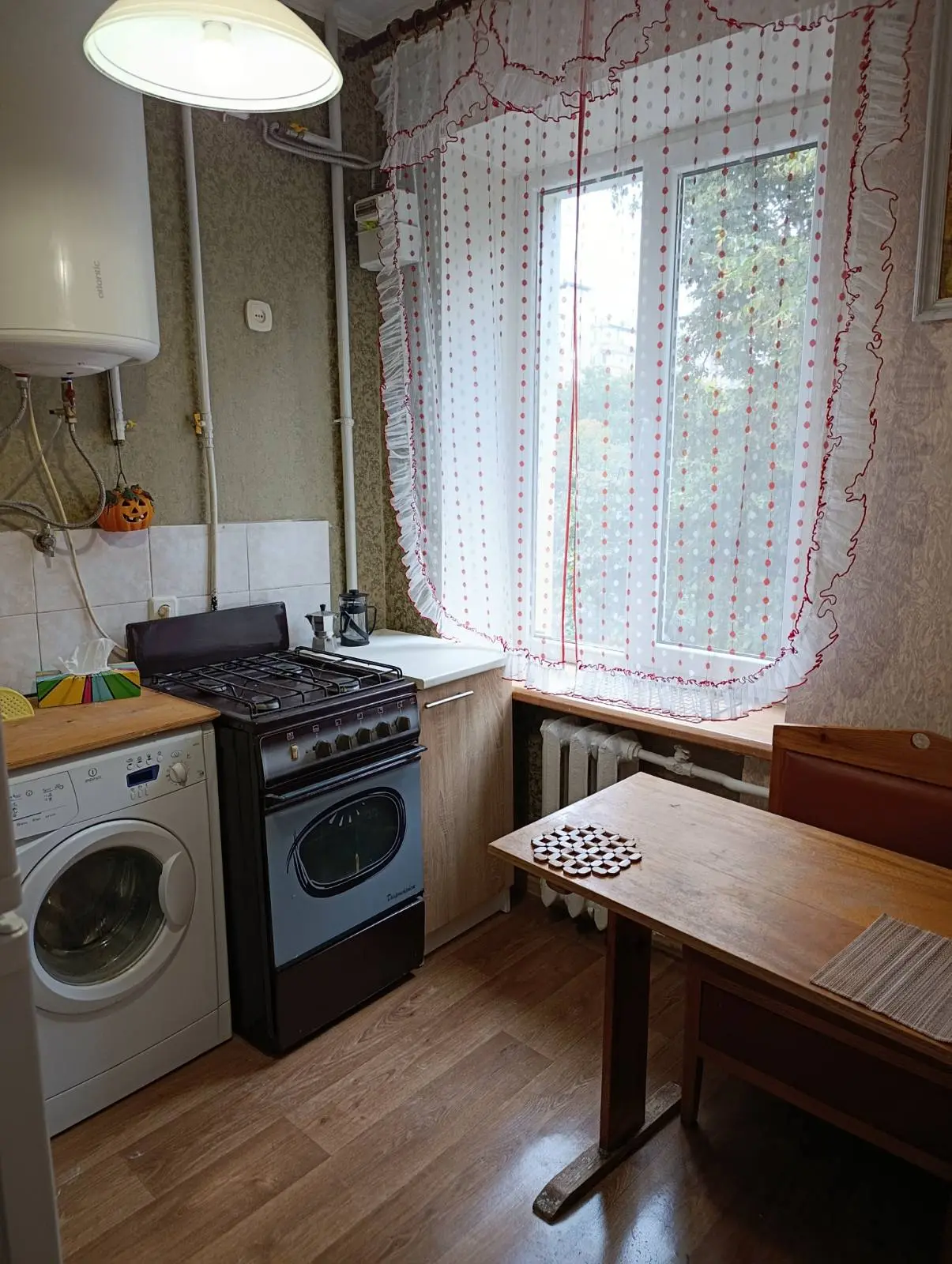 Фото Зняти 1 кімнатну квартиру, Ярослава Івашкевича вул.  Київ в довгострокову оренду, ціна: 10000 UAH, код 3281