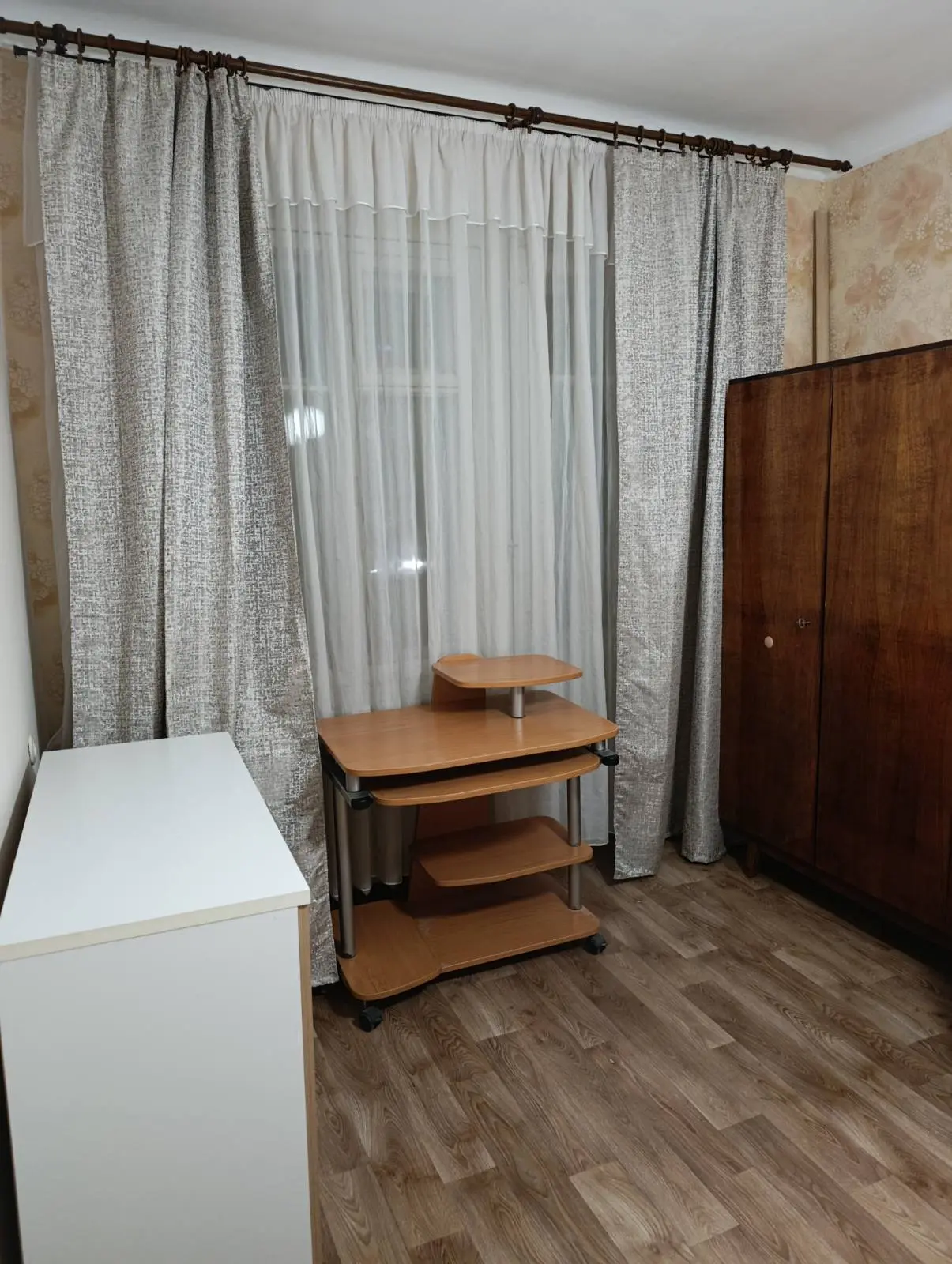 Фото Зняти 1 кімнатну квартиру, Ярослава Івашкевича вул.  Київ в довгострокову оренду, ціна: 10000 UAH, код 3281