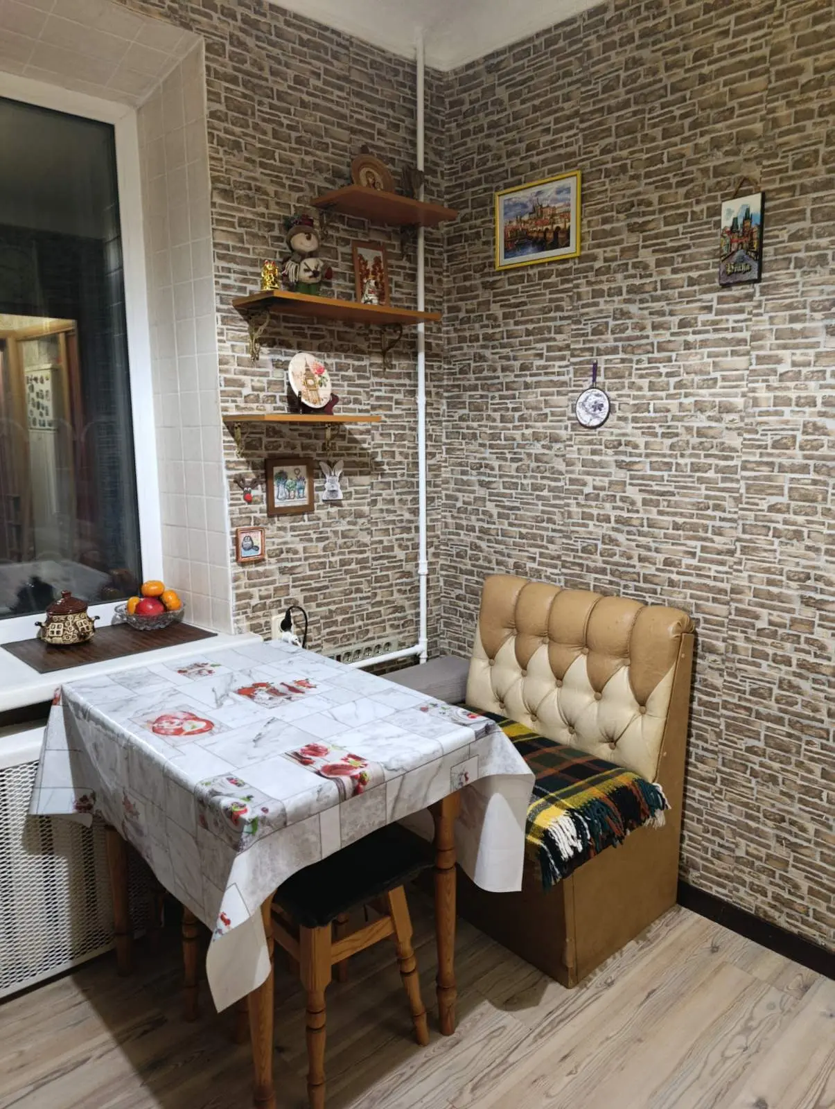 Фото Зняти 1 кімнатну квартиру, Будівельників вул. 24 Київ в довгострокову оренду, ціна: 11000 UAH, код 3285