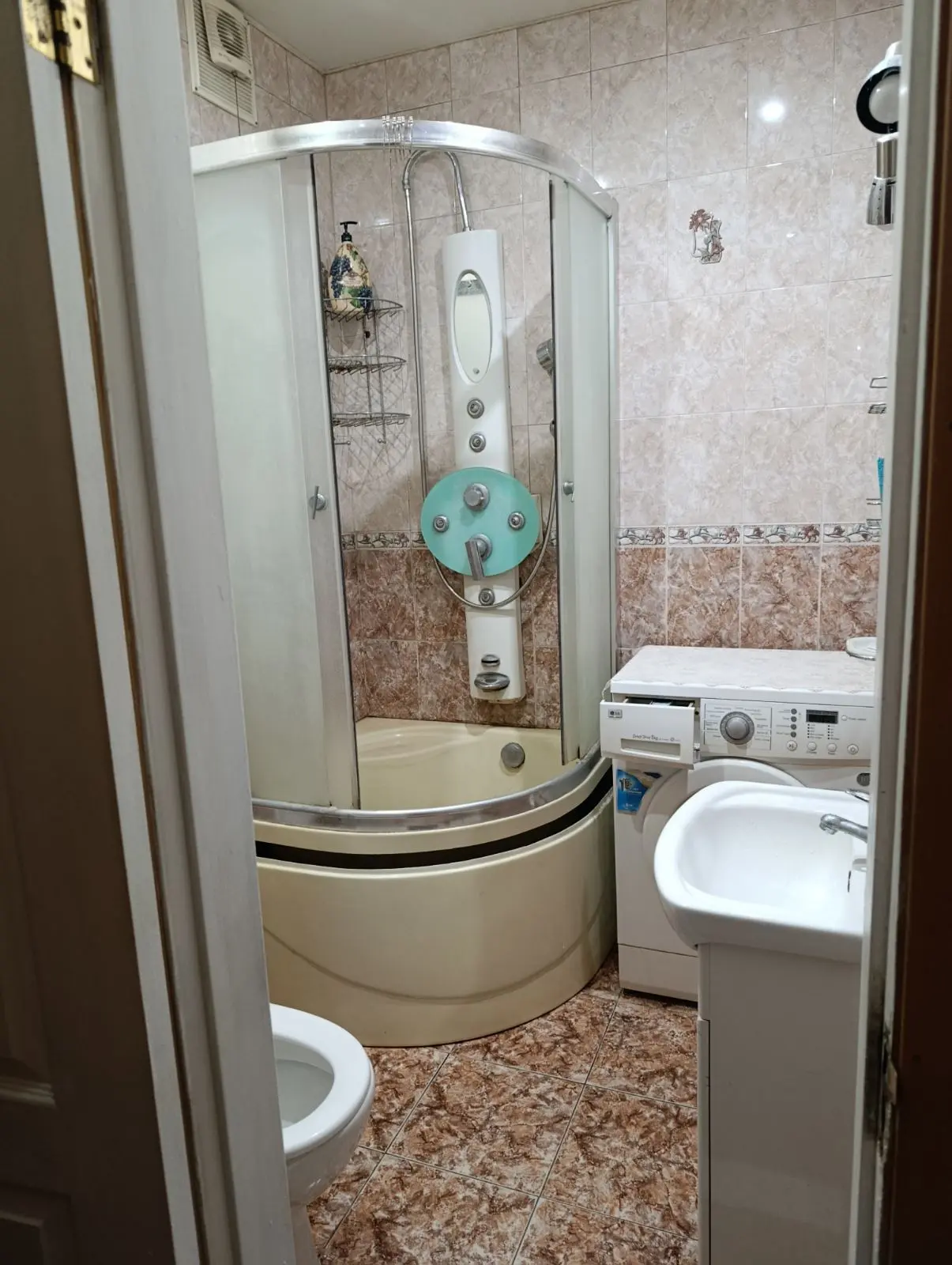 Фото Зняти 1 кімнатну квартиру, Будівельників вул. 24 Київ в довгострокову оренду, ціна: 11000 UAH, код 3285