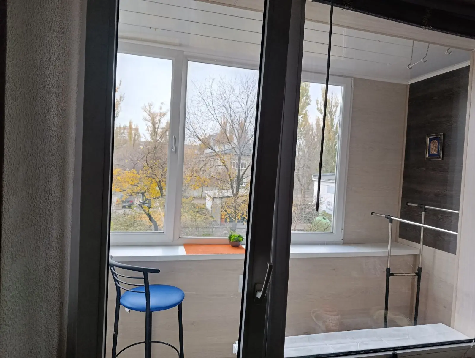 Фото Зняти 1 кімнатну квартиру, Будівельників вул. 24 Київ в довгострокову оренду, ціна: 11000 UAH, код 3285