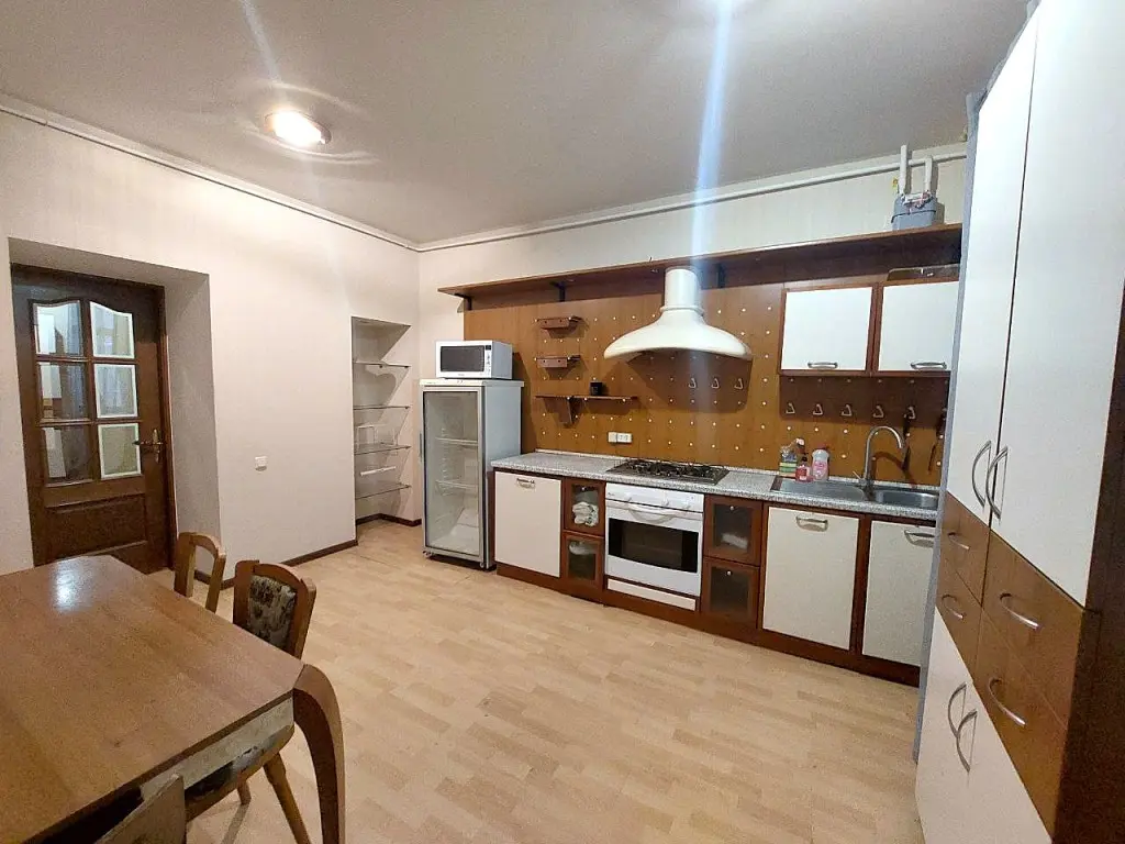 Фото Зняти 2 кімнатну квартиру, Катерининська пл. 5 Одеса в довгострокову оренду, ціна: 14000 UAH, код 3201