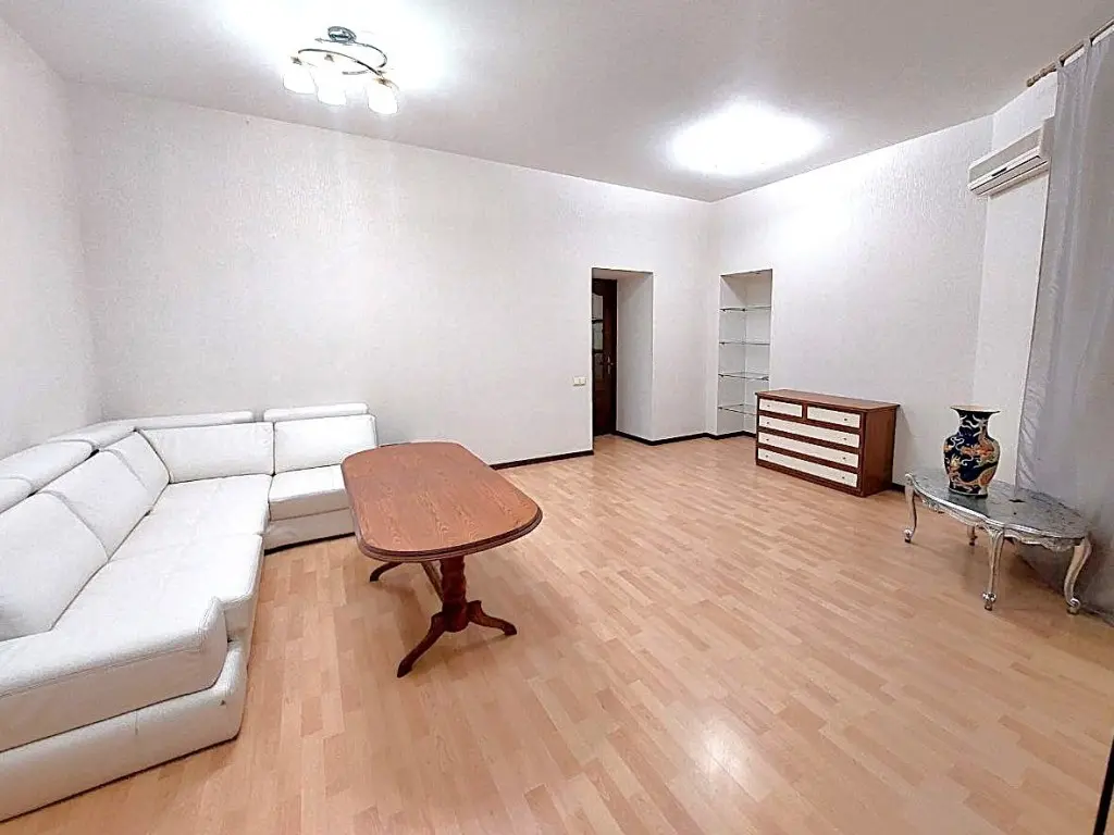 Фото Зняти 2 кімнатну квартиру, Катерининська пл. 5 Одеса в довгострокову оренду, ціна: 14000 UAH, код 3201