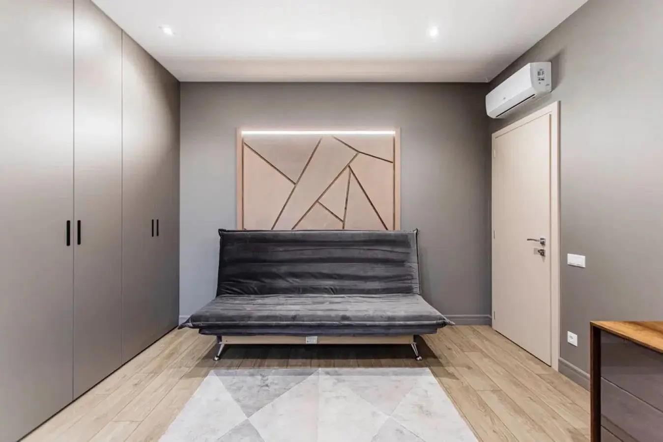 Фото Зняти будинок, Центральна вул.  Київ в довгострокову оренду, ціна: 2800 $, код 3298